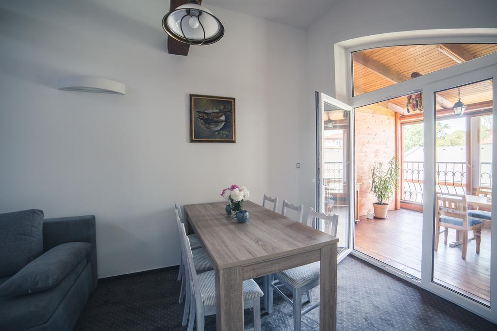 ז'ינדריצ'וב הרדק Apartmany U Papousku מראה חיצוני תמונה